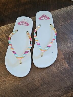 Roxy White Flip-Flop Sandals with Multicolor Striped Straps